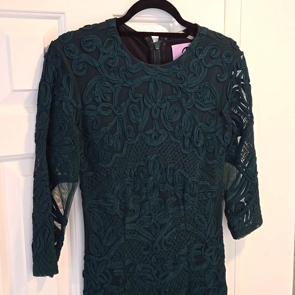 JS COLLECTIONS • Dark Green Lace Design Dress, Size 2 - Picture 2 of 7